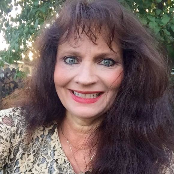 Meet your Posher, Brenda - Picture 1 of 1